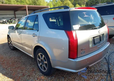 2004 Cadillac Srx V8 z USA, uszkodzony, nr VIN 1GYEE63A640147258
